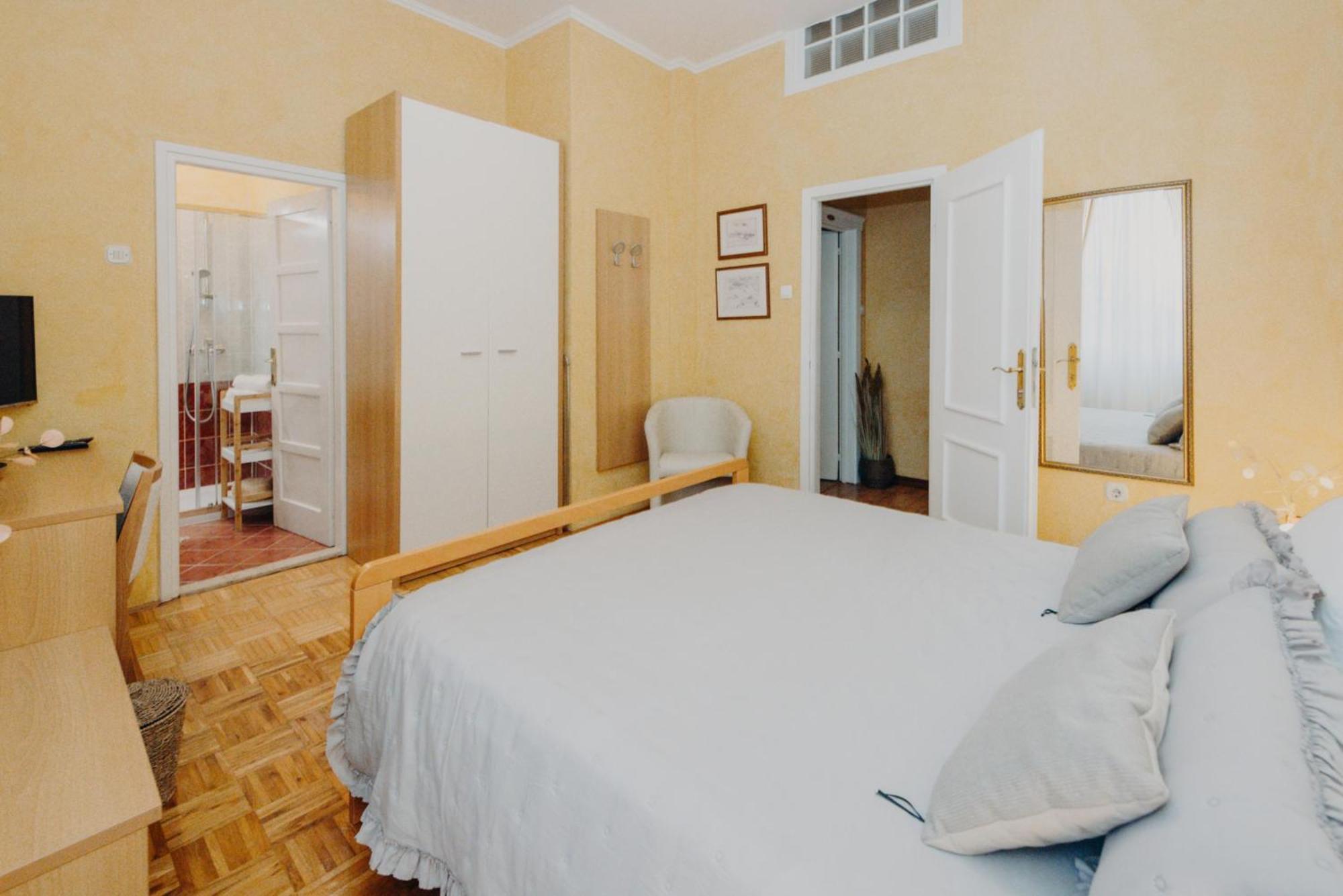 Rooms And Studios Villa Rossella 2 Rovinj Zimmer foto
