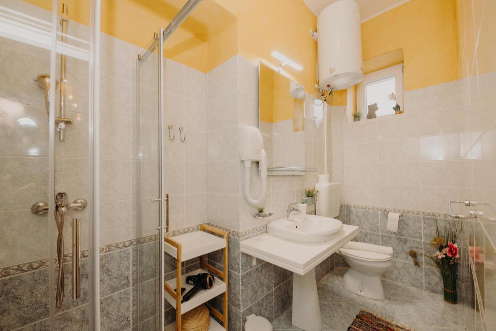 Rooms And Studios Villa Rossella 2 Rovinj Exterior foto